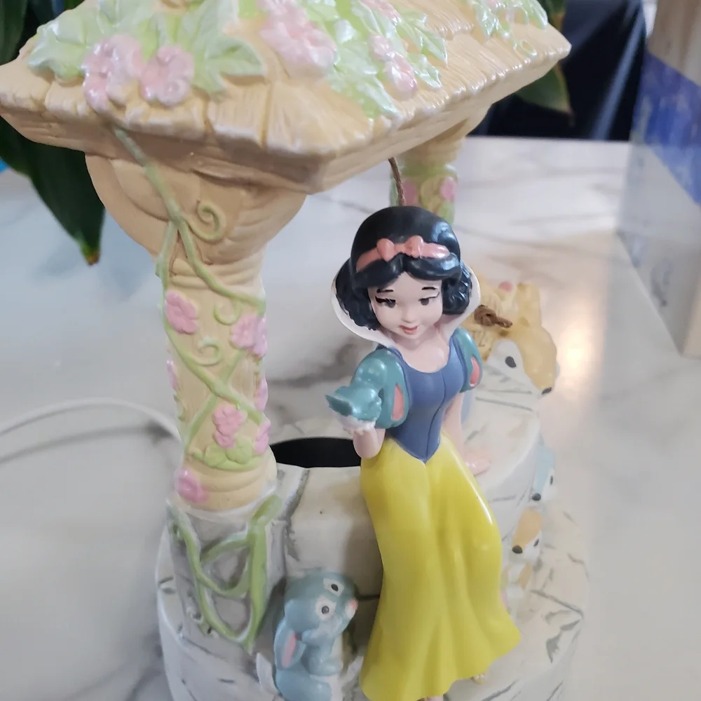 Disney’s Snow White Scentsy Warmer